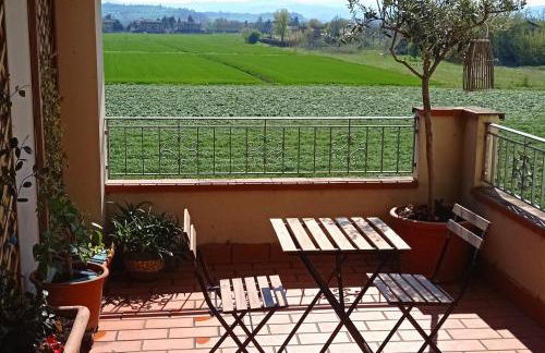 Bilocale tra città e colline. - Foto 1