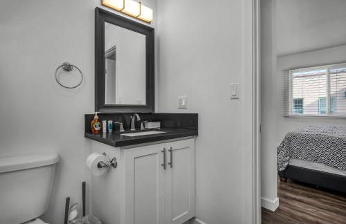 Modern 2 Levels One-Bedroom Retreat in central Location in Hollywood - Foto 14