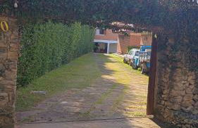 Casa com piscina para até 6 pessoas com duas camas de casal e sofá-cama casal - Foto 4