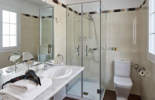 Lodgingmalaga Plaza de la Constitución - Photo 92