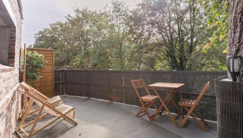 Sauna, jacuzzi, terrasse et parking - Photo 2