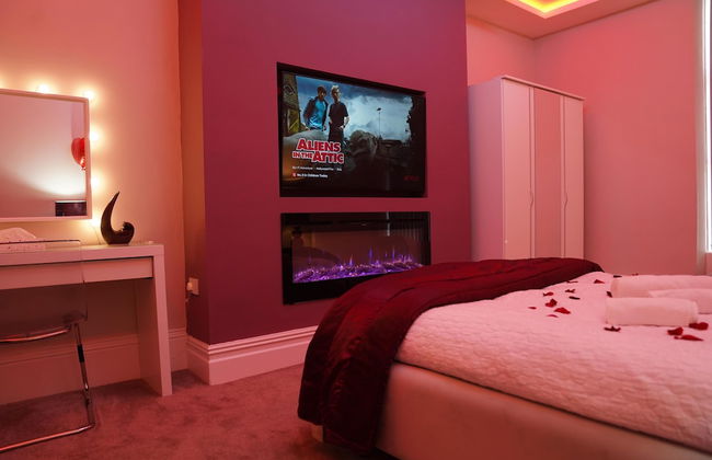 2 Bed Flat - Sleeps 4 - Jacuzzi Bath - Parking - Foto 2