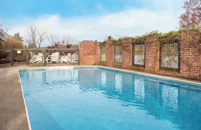 River House by Avantstay Historic & Secluded Estate on the Hudson River w/ Pool Sleeps 24! - Foto 1