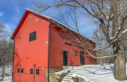 Modern Barn with Hot Tub, Game Room & Sleeps 14 - Foto 35