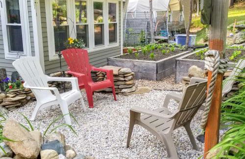 Rustic-Chic Cottage with Yard and Grill - Near Hiking! - Foto 24