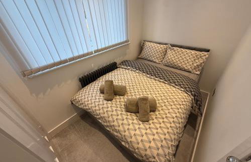 Luxury 4 Bedroom House in Harrow with Free Parking - Foto 17