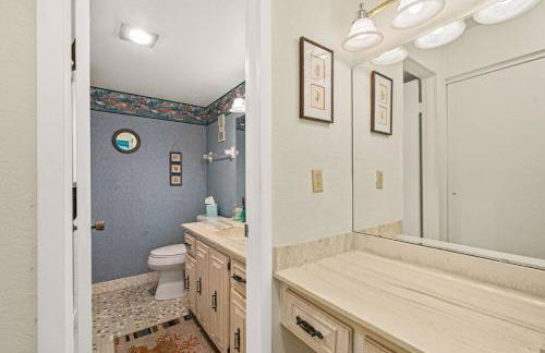 Cozy Ocean Condo with Pool Small Dog Friendly - Foto 24