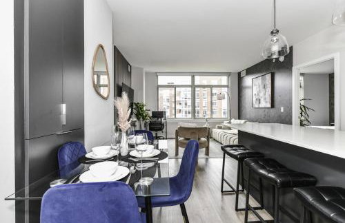 Stylish 2BR Retreat Gym Parkng and Scenic Rooftop - Foto 20