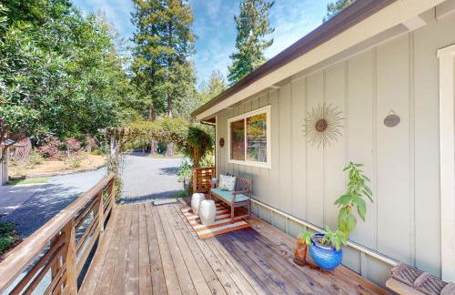 Mendocino Cozy Cabin-Large Patio Grill & Garden - Photo 22