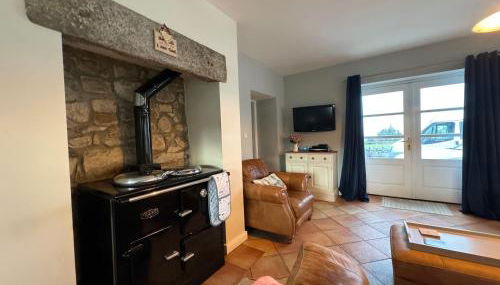 Holly Tree Cottage - Photo 3