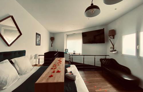 Mieuxqualhotel jacuzzi privatif La retro - Foto 7