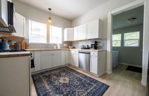 Modern 3BR Haven Near City Hotspots - Foto 12