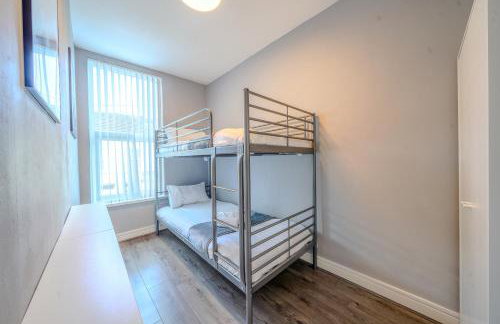 Stunning 2 Bedroom 6 Guest Flat by Anfield Stadium - Photo 10