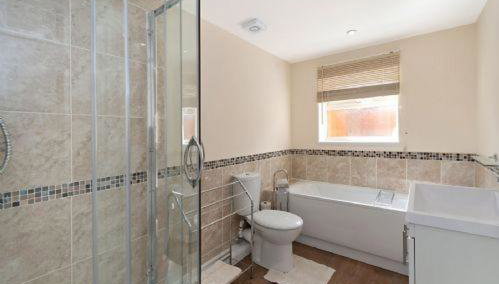 ROSE - 2 Bedroom Cottage - Photo 2