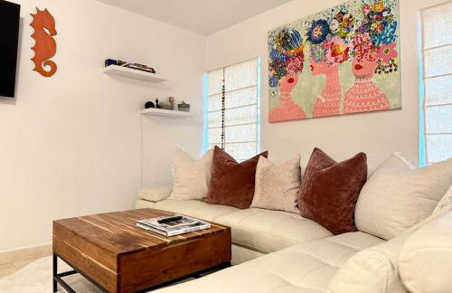 Beach Glam Abode - King Bed, BBQ, Beach Gear - Foto 16