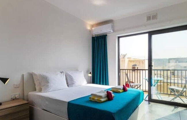 2 Bed Apartment w Distant Sea and Country Views - Foto 34