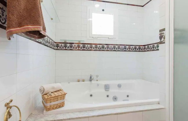 Belvilla by OYO Villa Valencina de la Concepcion - Photo 15