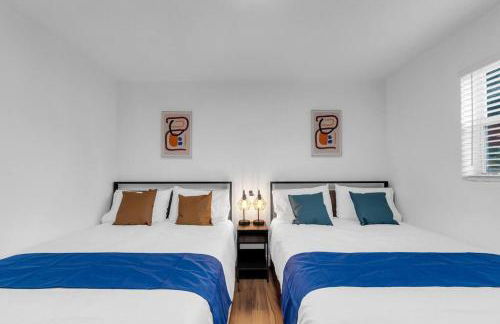 Hidden Gem 4 Bedroom Home with Private Pool & Game Room - Photo 18