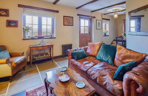 Rustic Retreat - Photo 2