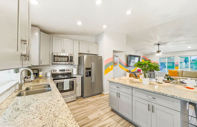 Loughlin Chandler - Foto 18