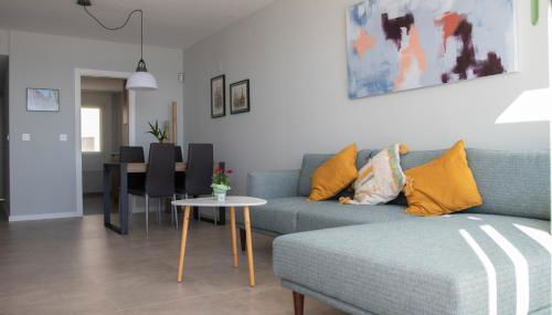 Precioso apartamento frente a la playa con piscina - Foto 3