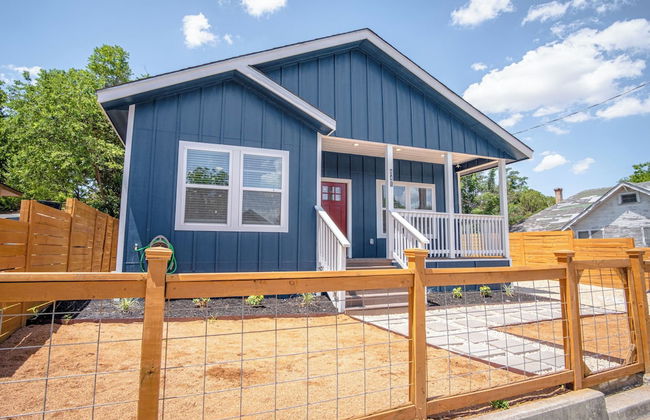 Beautiful Fenced 3BR 2BA Near Exciting Downtown - Foto 23