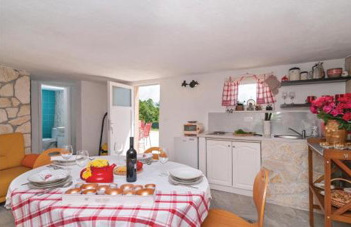 Cozy Home In Hrvace With Jacuzzi - Foto 12