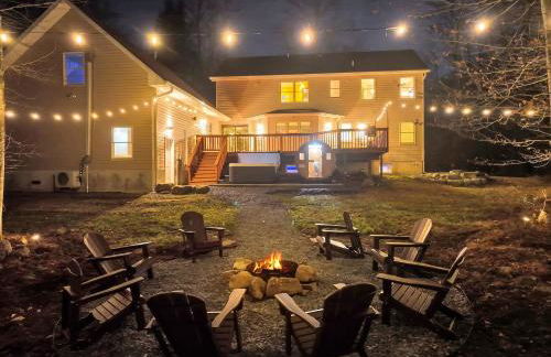 Lux Retreat with Indoor Swim Spa Game Lounge Theater Hot Tub Sauna - Foto 8