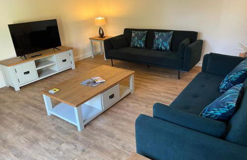 Cosy Hillside Annex - Photo 8