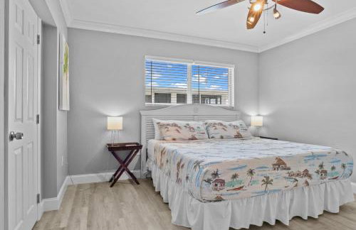 NEW!Paradise PalmsDockPoolKayaks GrillView! - Foto 49