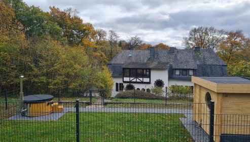 Landhaus Karbach mit Gartensauna und Hot Tub, eingezäunter Garten, 4-10 Personen - Foto 2, Garden