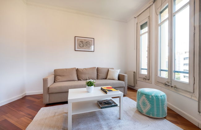 Stunning 4BR Apart in Sagrada Familia - Photo 35