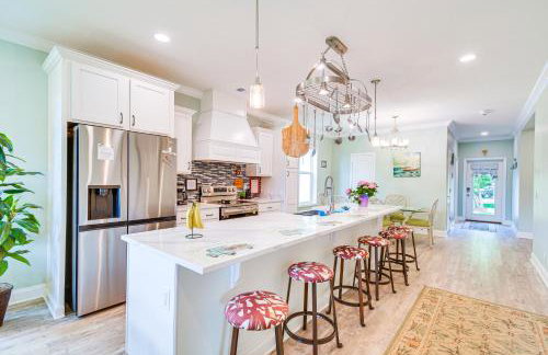 Waterfront Wolf Bay Home with Private Boathouse! - Foto 7