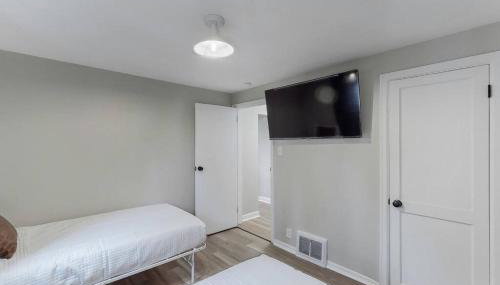 Touchdown Bungalow-Charming HOF Village Home - Foto 2