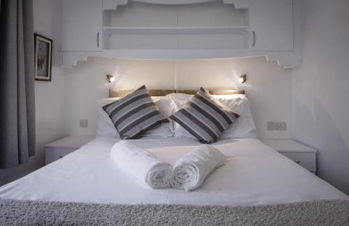 Tranquil Lodge with river views - Foto 14