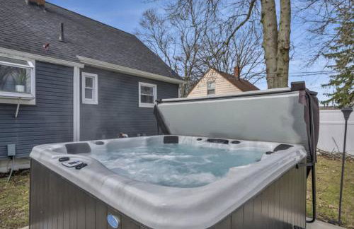 Swim and Relax In our Pool and Hot Tub and Recently Renovated - Photo 5