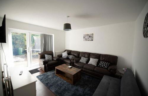 Spacious 3 Bed Home Manchester Airport Free Parking - Foto 12