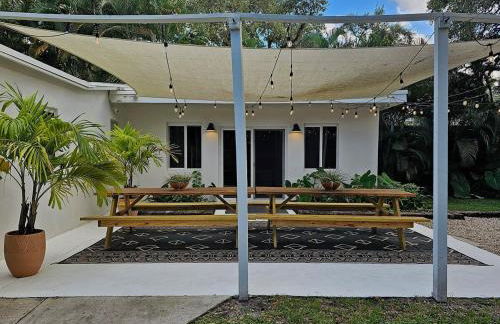 -Disco Bungalow- One third mile to FTL Marine Center - Foto 11
