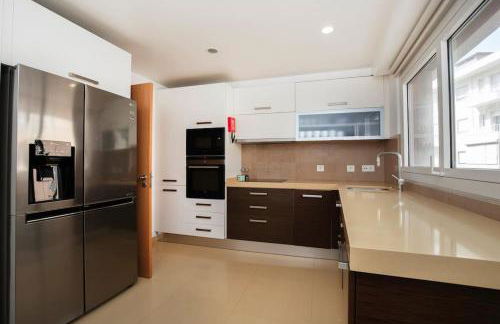 River View Luxury Apartment - Photo 8