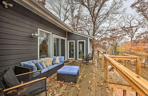 Lakefront Rogers Getaway with Hot Tub and Deck! - Foto 33