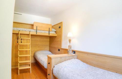 Dolomites Mountain Residence - Cozy Alpine Chalets with Private Parking - Foto 33