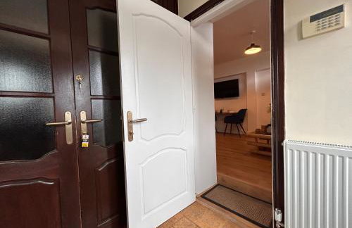 Private 2 Bed Guest House - Van Parking, M25 & A1 connections - Foto 8