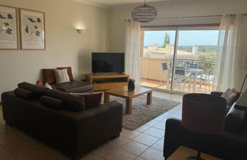 Lovely 3 Bedroom Villa with Pool in Great Location - Foto 5