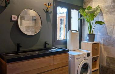 House surrounded by nature - Photo 9