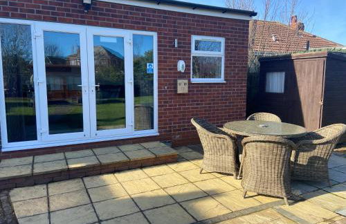 BeRo Bungalow with a hot tub & a large garden! - Foto 32