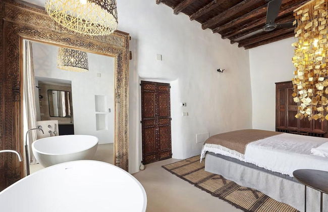 Hillside Villa With Sea-views - Photo 22