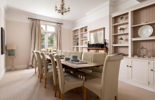 Downwood Vineyard Manor House in Idyllic Countryside - Photo 16