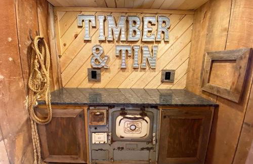 Timber & Tin H 2Bed 2Bath w Pool & Rooftop Deck - Foto 16