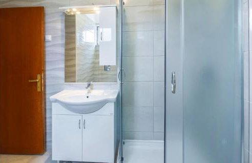 10 Bedroom Beautiful Home In Kucice - Foto 56