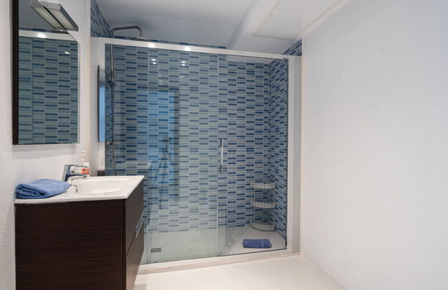 Puerto Banus First Line - Photo 9